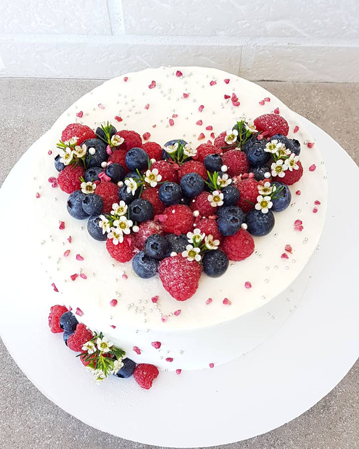 wild berries cake